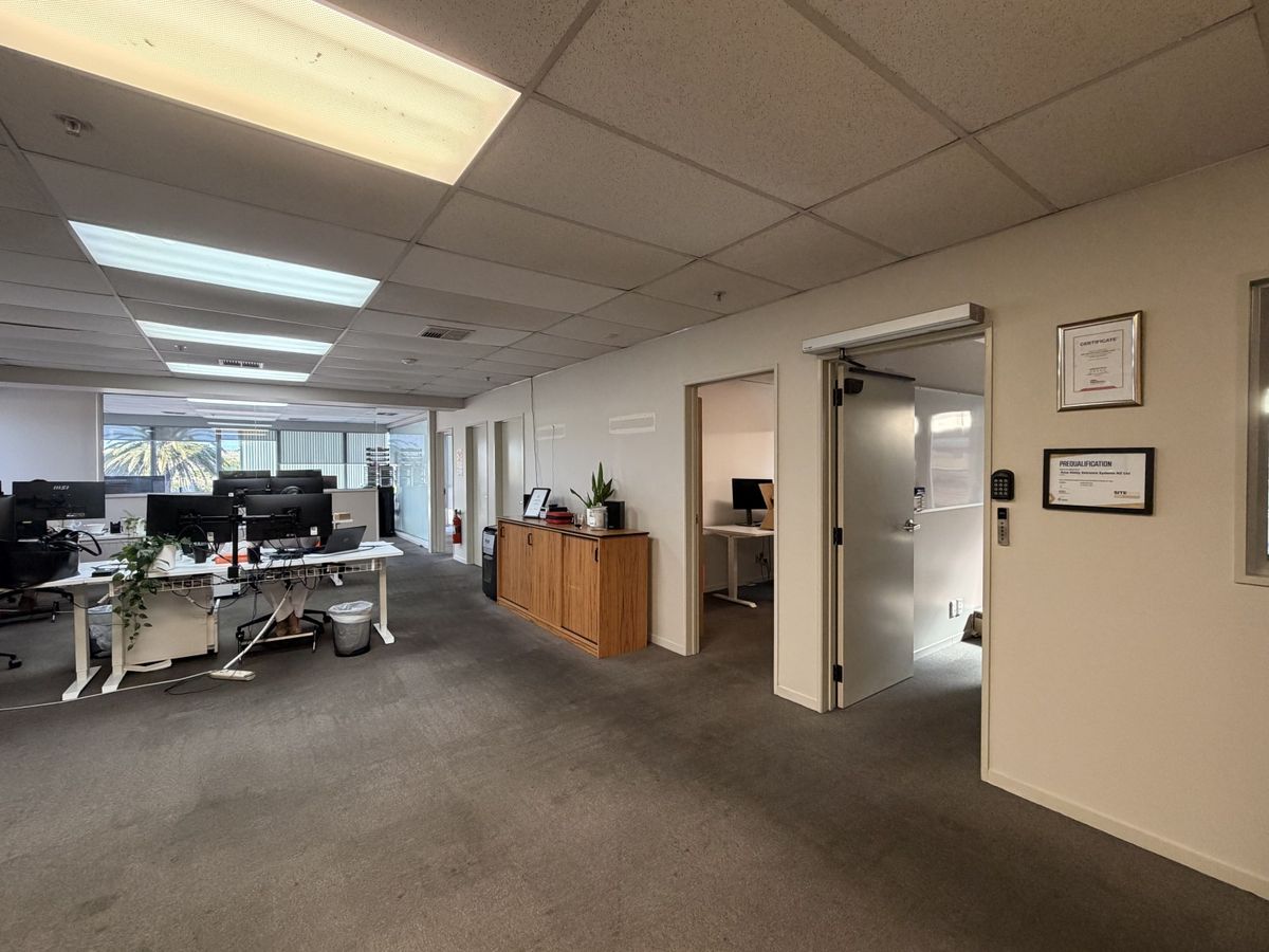 High-profile Mt Wellington industrial with scale - Mehr