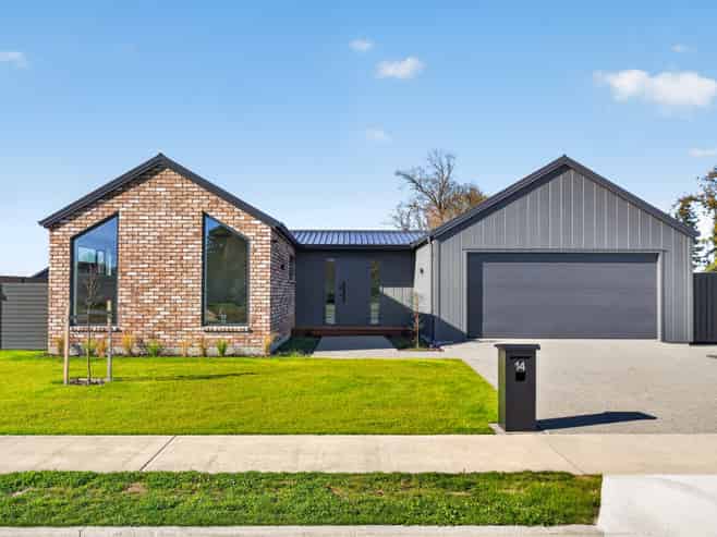 14 Sir Bob Charles Drive, Masterton