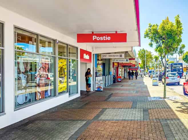 NATIONAL TENANT WITH SECURE INCOME
