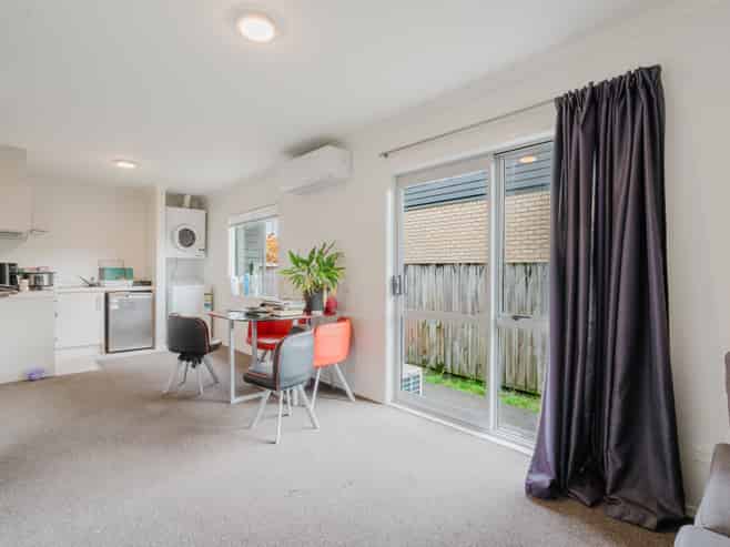 2/52 Helena Road, Hillcrest