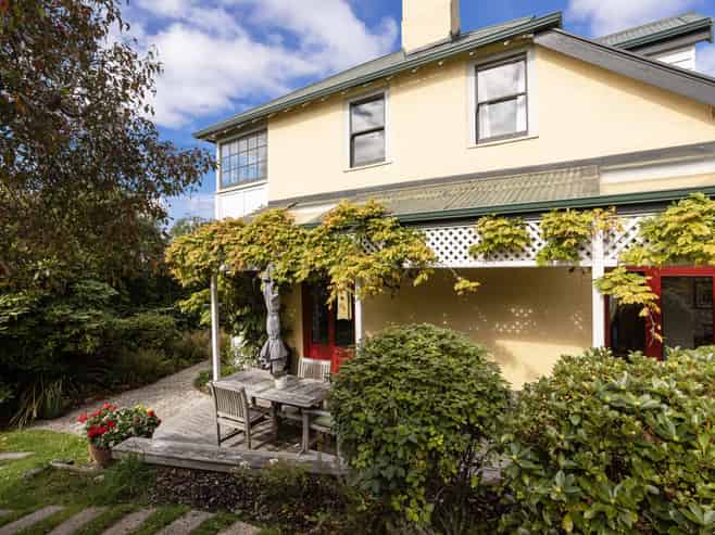 9 Scarba Street, Roslyn
