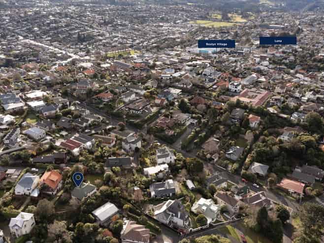 9 Scarba Street, Roslyn