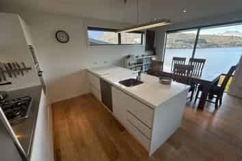 8 Middleton Rd, Queenstown