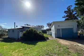 1364 Whangaparaoa Road, Army Bay