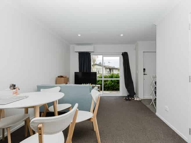 2/10 Burrows Place, Frankton