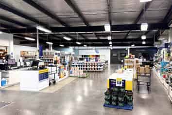 HIGH PROFILE SHOWROOM / WAREHOUSE
