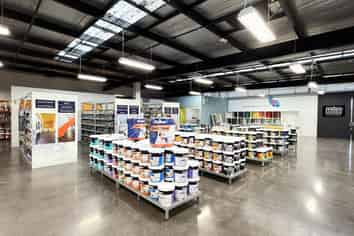 HIGH PROFILE SHOWROOM / WAREHOUSE
