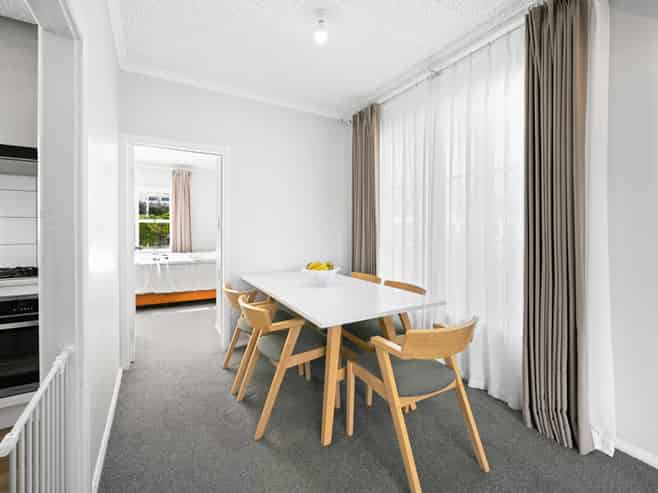 10 Vectis Road, Hillcrest