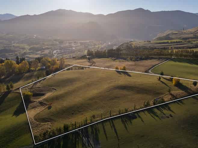 317 Crown Range Road, Arrow Junction