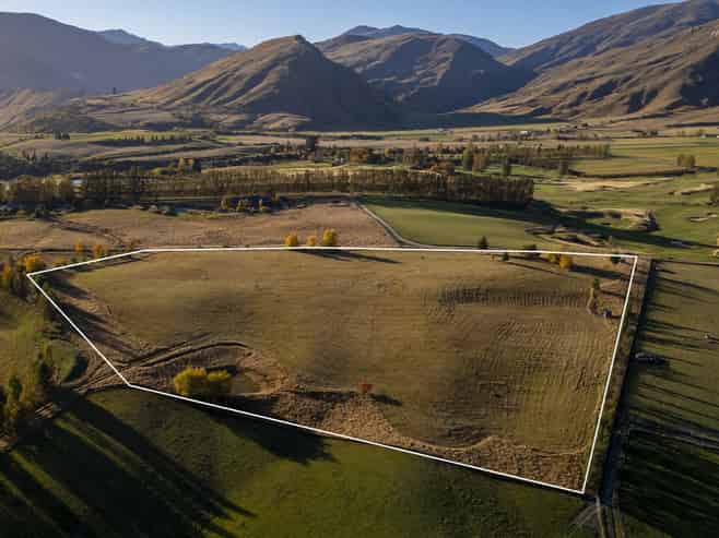 317 Crown Range Road, Arrow Junction