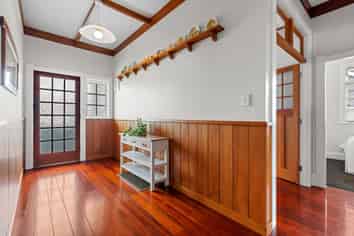 24 Norwood Road, Bayswater