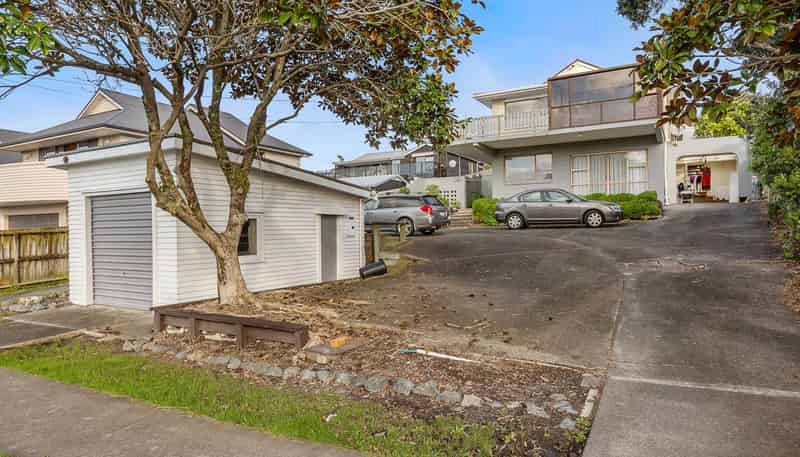 80 Bay Street, Red Beach