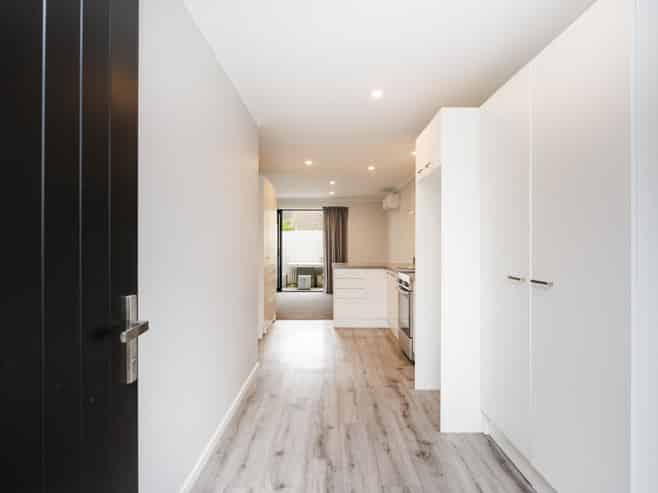 8B Sinclair Avenue, Highbury