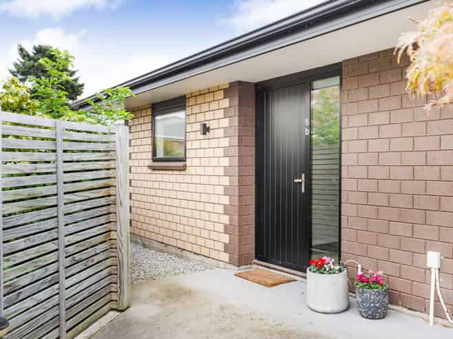 8B Sinclair Avenue, Highbury