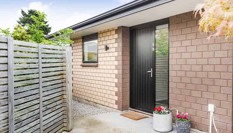 8B Sinclair Avenue, Highbury