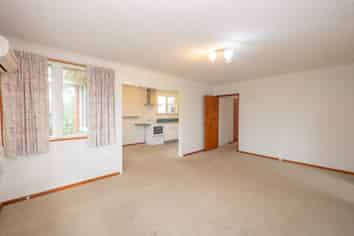 35 Columba Avenue, Calton Hill