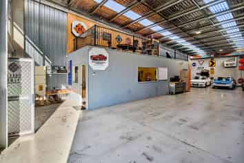 Sought after business park!