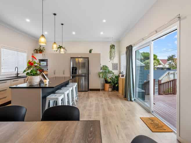 88 Victoria Road, SAINT KILDA