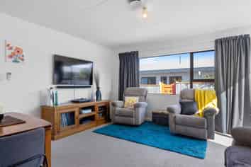3/3 Tainui Street, STOKE