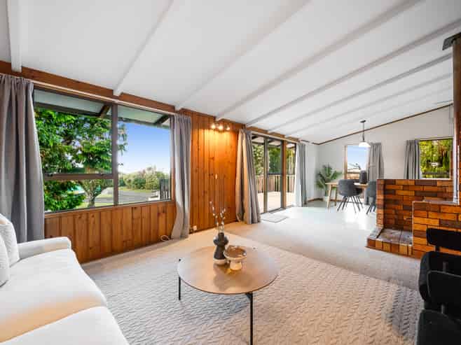 53 John Dee Crescent, Red Beach