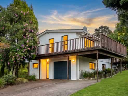 53 John Dee Crescent, Red Beach