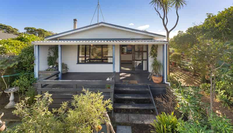 4 Moana Street, Otaki Beach