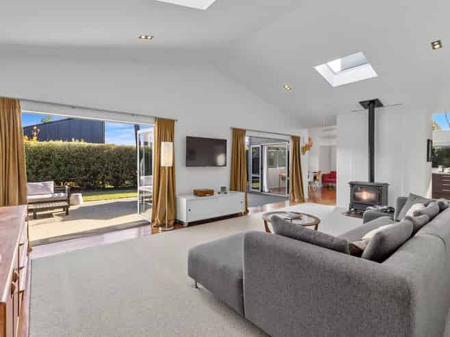 16 Allenby Place, Wanaka