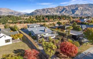 16 Allenby Place, Wanaka