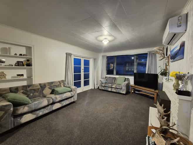 50 Reid Ave, Hawera