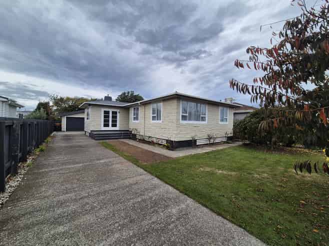 50 Reid Ave, Hawera