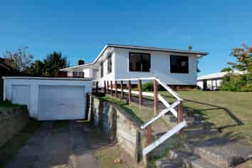 17 Chums Rd, Paraparaumu Beach