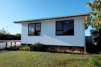 17 Chums Rd, Paraparaumu Beach