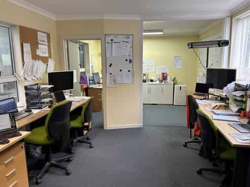 Tidy secure warehouse - fringe CBD