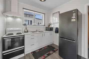 1/204 Grays Road, Saint Leonards
