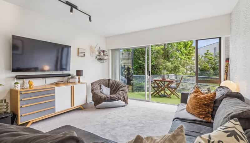 11/6 Sarsfield Street, Herne Bay