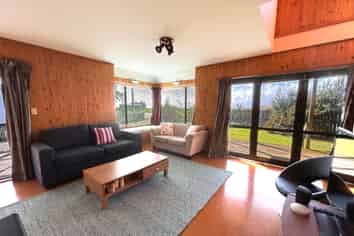 1251 East Coast Road, Kaiaua