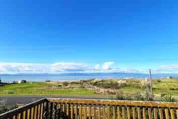1251 East Coast Road, Kaiaua
