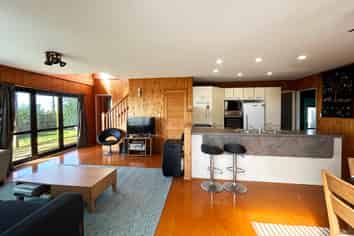 1251 East Coast Road, Kaiaua