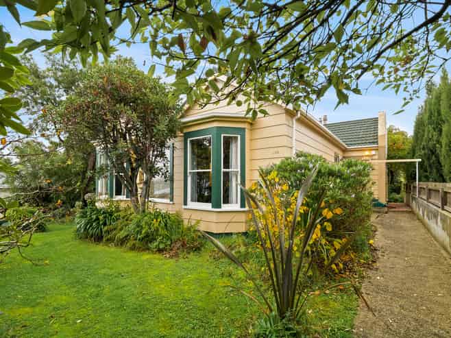 108 Eglinton Road, Mornington