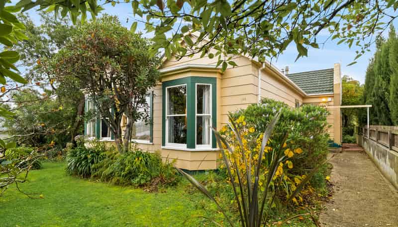 108 Eglinton Road, Mornington