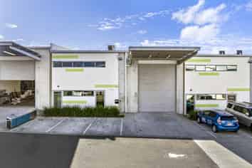 A-grade tilt slab industrial unit