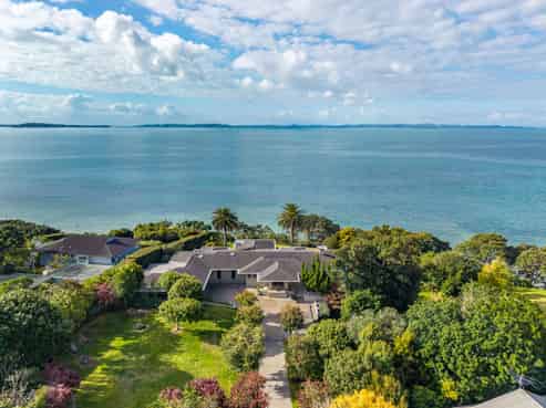 12 and 16 Page Point, Mellons Bay