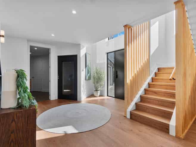 2/21 Eastcliffe Road, Castor Bay