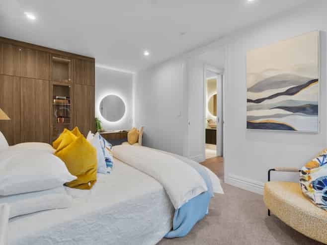 2/21 Eastcliffe Road, Castor Bay