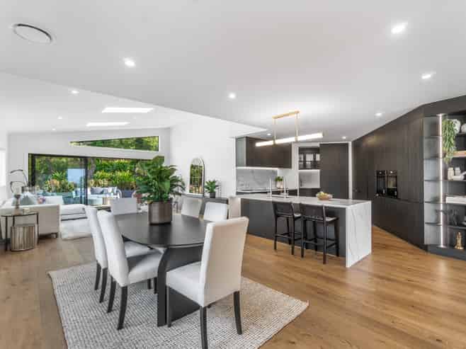 2/21 Eastcliffe Road, Castor Bay