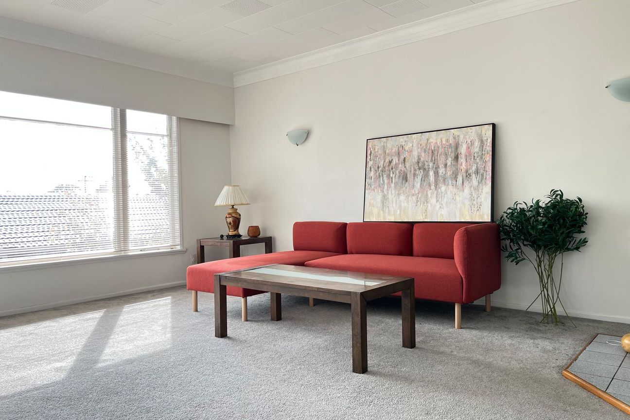 Spacious, Sunny & Full of Potential - Aanzicht 2