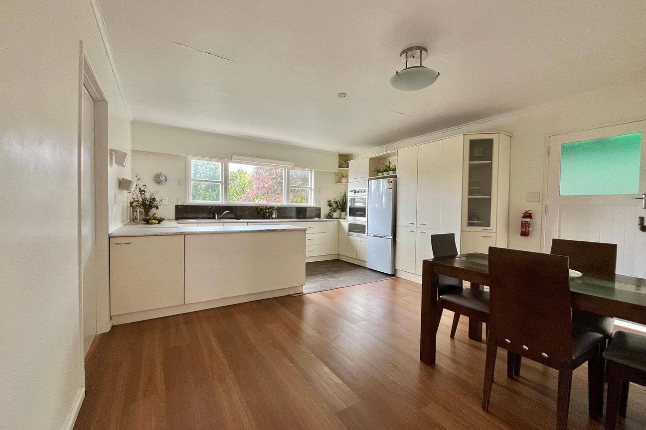 Spacious, Sunny & Full of Potential - Meer