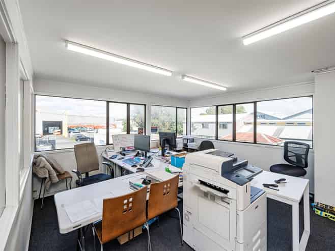 Premium Penrose 1,035sqm Industrial + 817sqm Yard