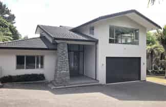 106  Okura River Road, Okura