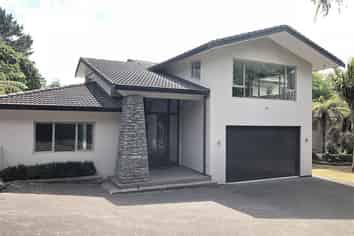 106  Okura River Road, Okura